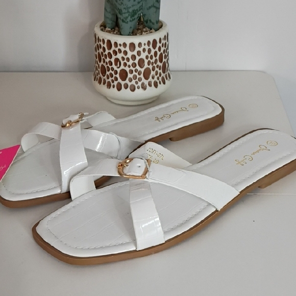 Jessica Carlyle Shoes - Jessica Carlyle White Sandals  Women's Sandals Size 9 8 & 10 Zoey Summer Buckle